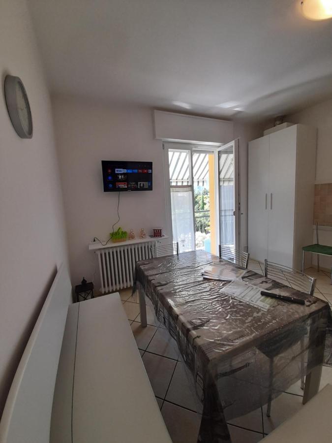 Casa Vacanze Claudette Arco Luaran gambar