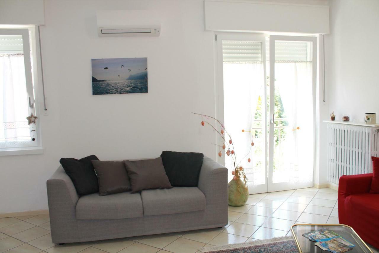 Casa Vacanze Claudette Arco Luaran gambar