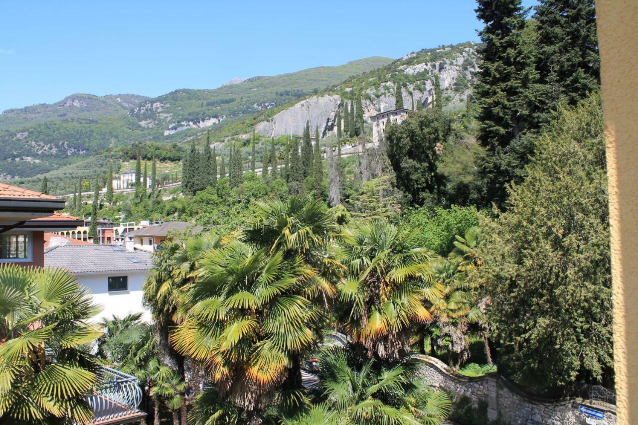 Casa Vacanze Claudette Arco Luaran gambar